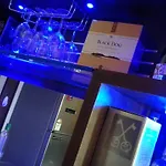 Gogo Premium Pool Party Villa