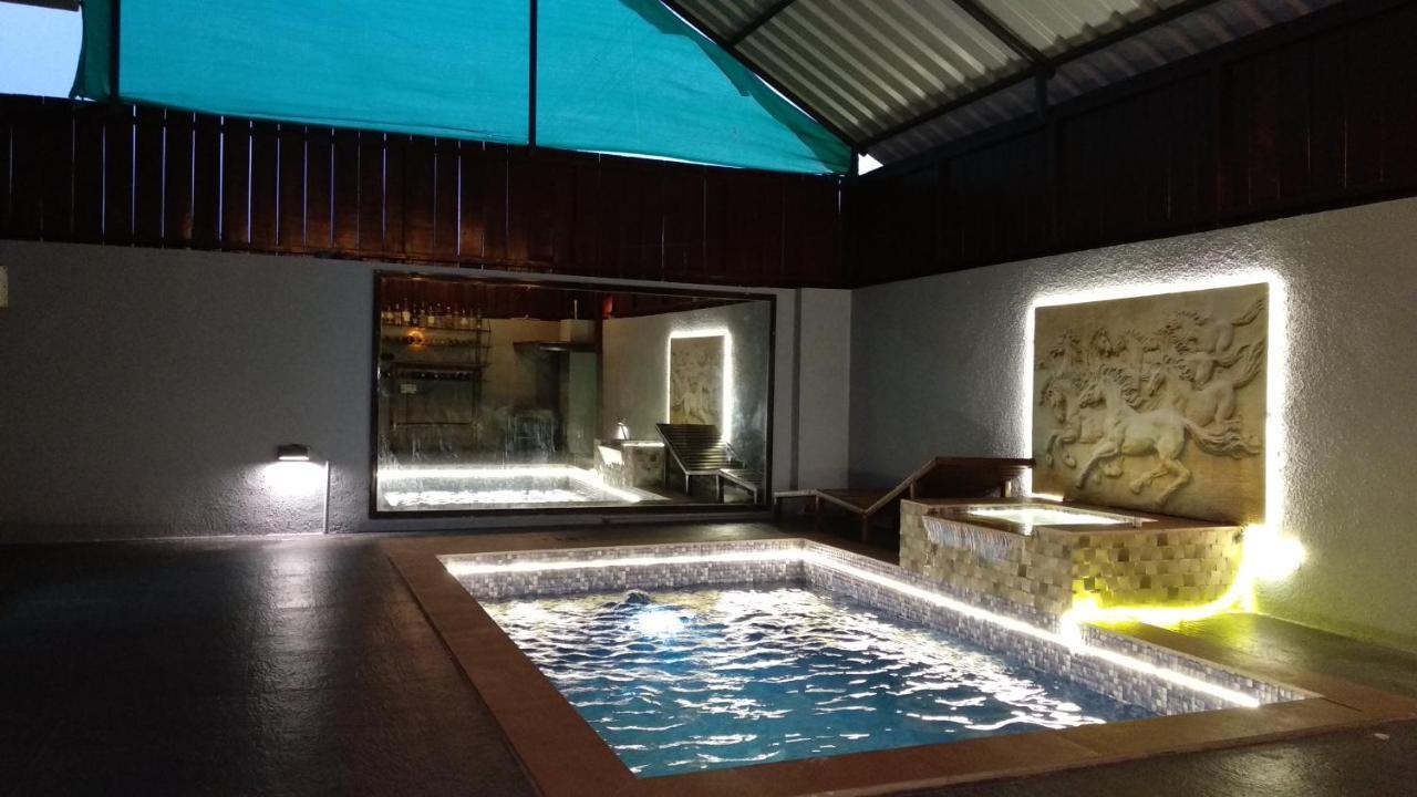 Gogo Premium Pool Party Holiday home *